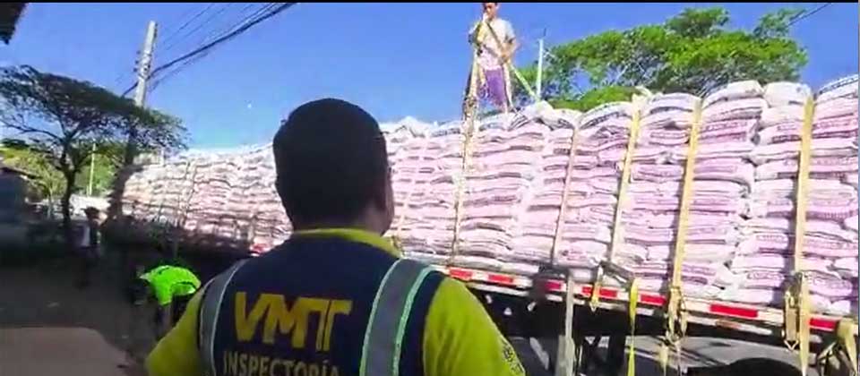 Sancionan conductor del transporte de carga por llevar 8 toneladas de sobrepeso