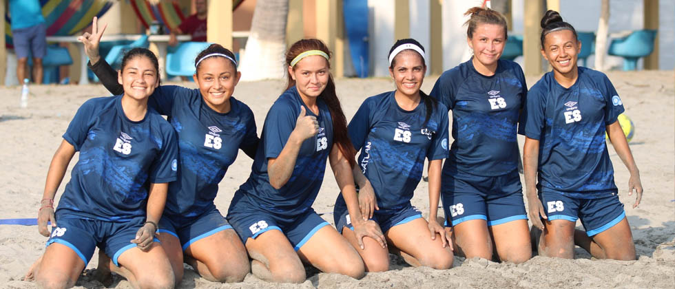 Seleccionadas de futbol playa recibirán estimulo como parte del Programa Esfuerzo y Gloria