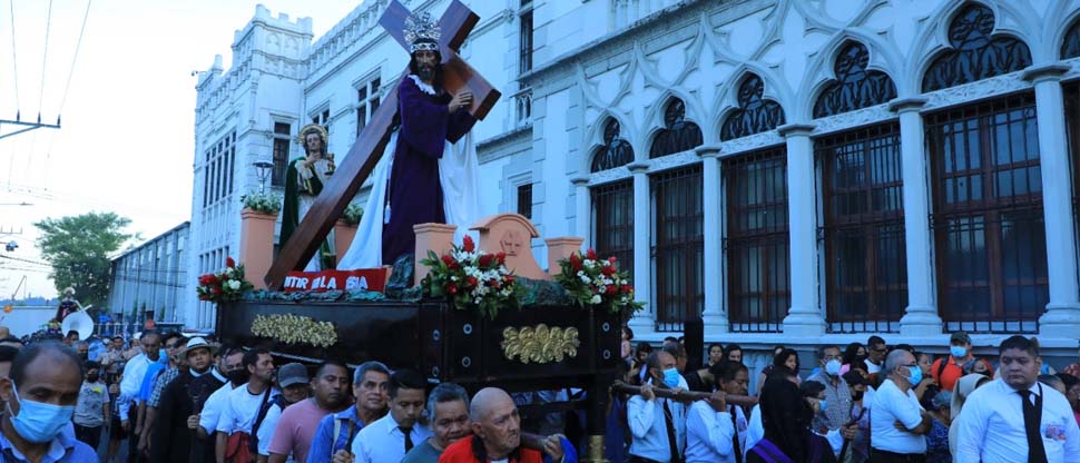 PNC garantiza seguridad a feligresía católica en procesiones y otras actividades