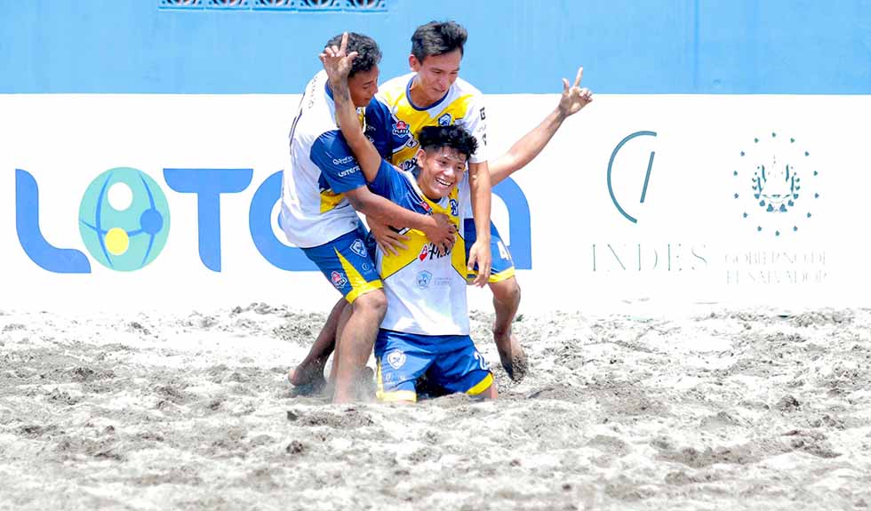 Rubén Meléndez, el pescador que deslumbra con sus goles en la Liga de Fútbol Playa