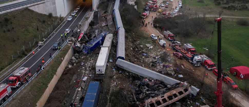 Choque de trenes deja al menos 40 muertos y 80 heridos en Grecia