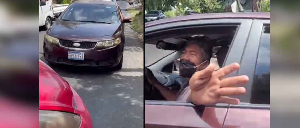 “Irrespetuoso de las leyes”, le gritan a conductor que fue captado en sentido contrario