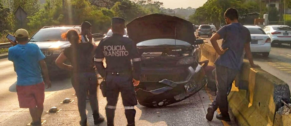 Reportan accidente sobre carretera Los Chorros