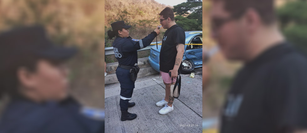 Arrestan a ebrio que provocó accidente que dejó a mujer fallecida y a cuatro lesionados carretera al puerto de La Libertad