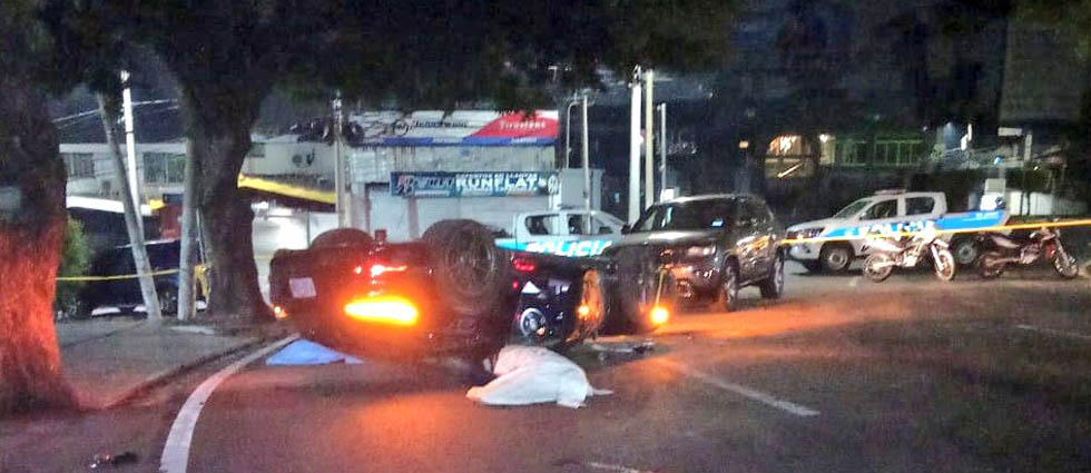 Dos fallecidos tras accidentarse en un Porsche que manejaban a excesiva velocidad en la Escalón