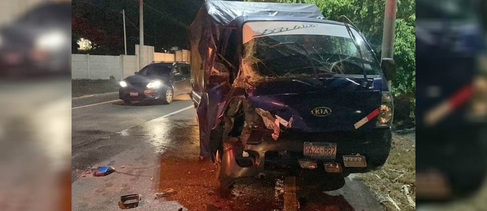 Varios lesionados tras accidente de camión que transportaba vendedores