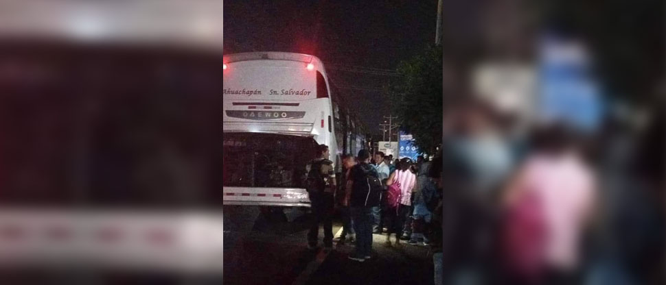 Momentos de pánico: Bus de la ruta 202 “especial” lleno de pasajeros se incendia 