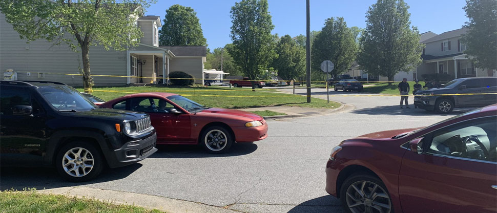 Mujer se pega un tiro tras quitarle la vida a sus tres hijos en Brookhill Drive, Estados Unidos