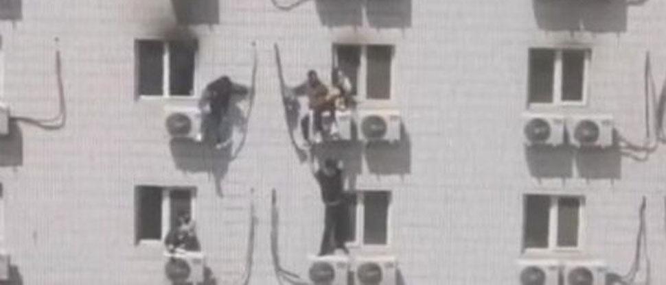 21 personas fallecen en voraz incendio de hospital en China