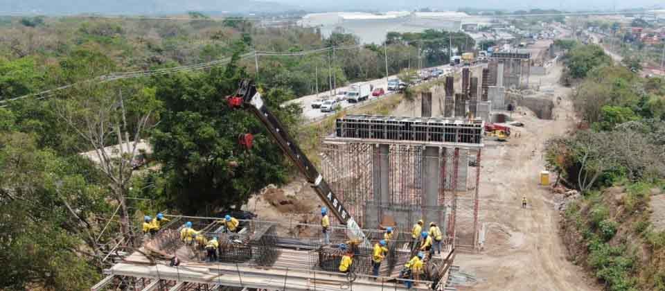 Construcción del paso multinivel del redondel Integración tiene 50 % de avance