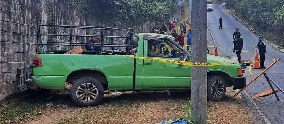 Fallece una persona en aparatoso choque en Santa Tecla