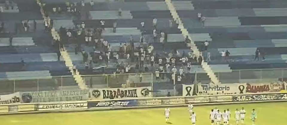 Afición de Alianza abuchea a su equipo tras perder contra Chalatenango