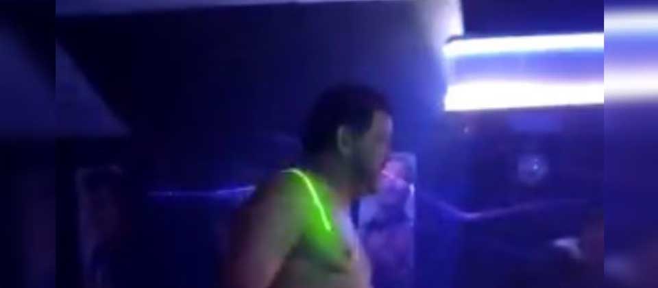Alcalde colombiano hace «el show» cuando se quita la ropa en una discoteca