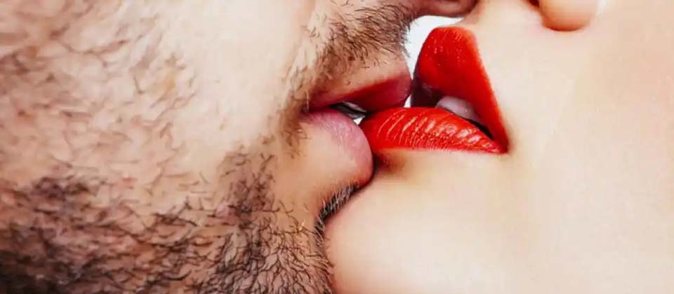 13 de abril día internacional del beso