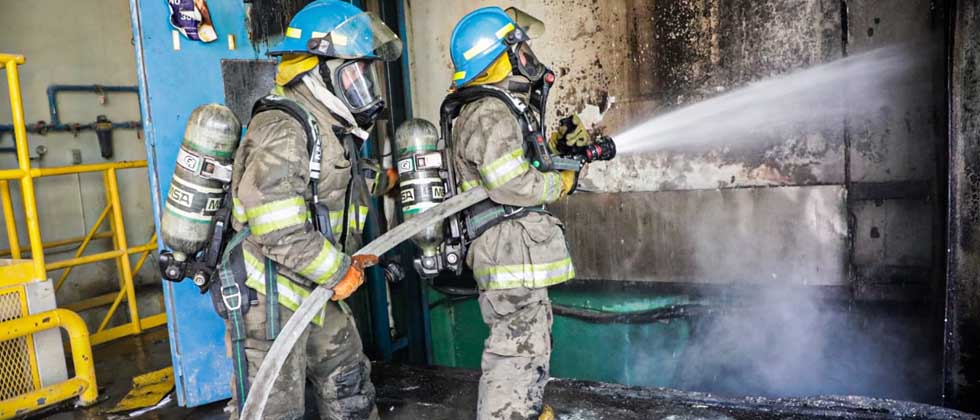 Bomberos sofocan incendio estructural en San Salvador