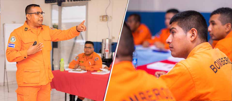 Bomberos de El Salvador se prepara ante emergencias