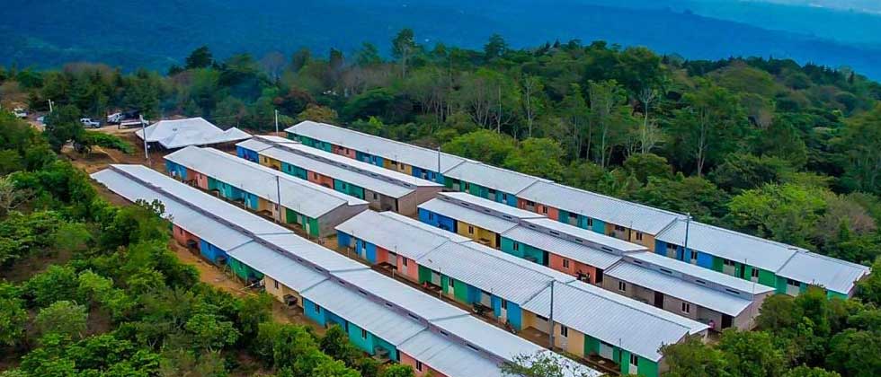 Entregan 50 viviendas a familias de Juayúa, Sonsonate