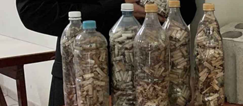 Proponen nuevo uso de las colillas de cigarros en el país