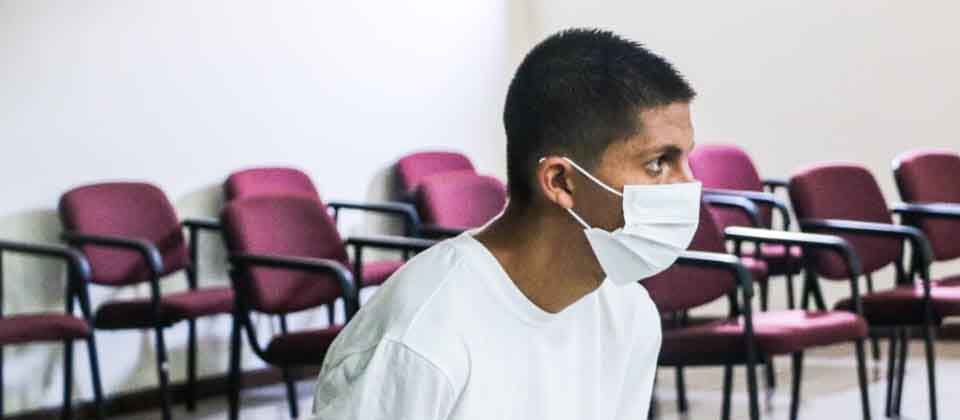 Condenan tras las rejas a sujeto por aprovecharse de una niña cuando estaba en su hogar