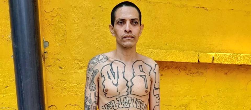 Recapturan a pandillero que cumplió su condena y pasará varias décadas en el CECOT