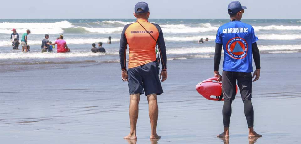 Emiten advertencia por corrientes de retorno en playas del país