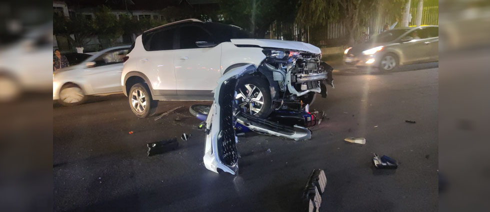 Conductora atropella a motociclistas en San Salvador