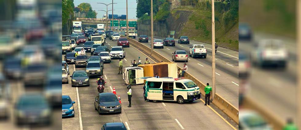 Reportan accidente de tránsito en el bulevar Monseñor Romero