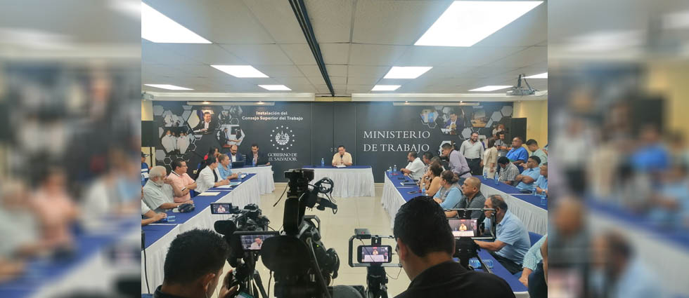 Ministro de Trabajo instala mesa de diálogo y negociación con la Unidad Sindical Salvadoreña