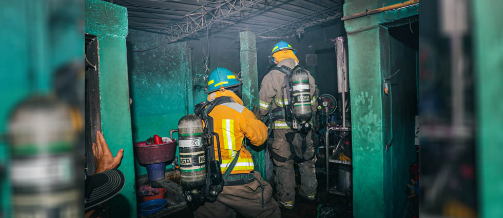 Vivienda se incendia repentinamente en comunidad de San Salvador