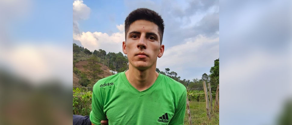 Joven que le quitó la vida con arma blanca a su hermana en Chalatenango es capturado
