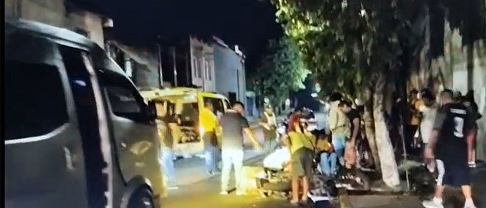 Motociclista es atropellado por microbús luego que se pasó una señal de alto