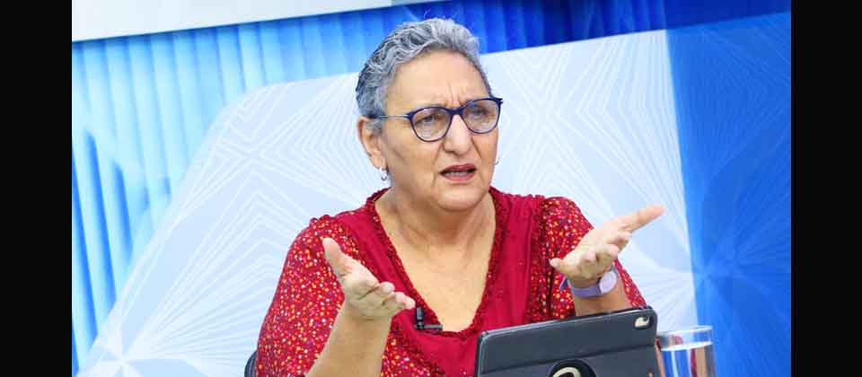 Lorena Peña asegura que en el FMLN hay gente «pensante» y se genera debate