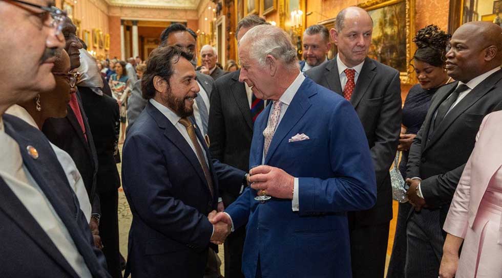 Vicepresidente Félix Ulloa conversó con el Rey Carlos III previo a su coronación  
