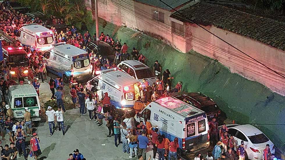 Suben a 9 los fallecidos tras estampida de aficionados del Alianza en el Estadio Cuscatlán