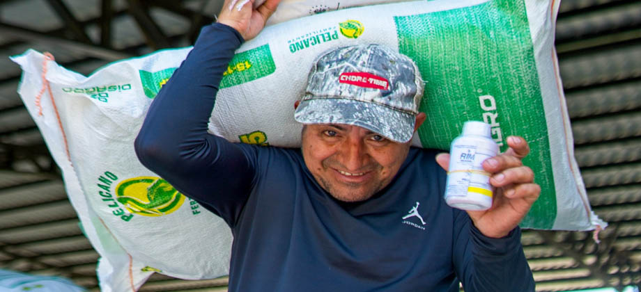 Cientos de salvadoreños beneficiados con paquetes agrícolas