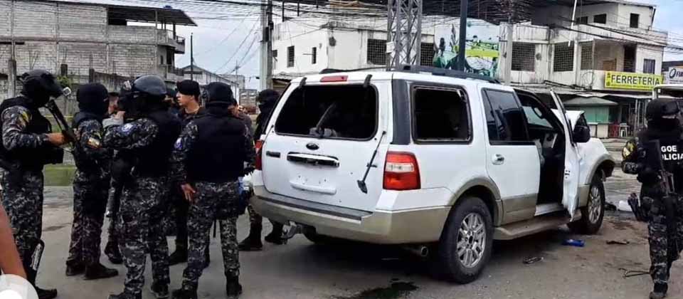 Atacan a tiros a alcalde de Ecuador en su primer día de trabajo