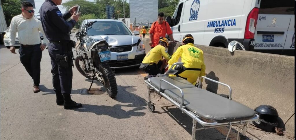 Se registra fuerte accidente en carretera a Quezaltepeque