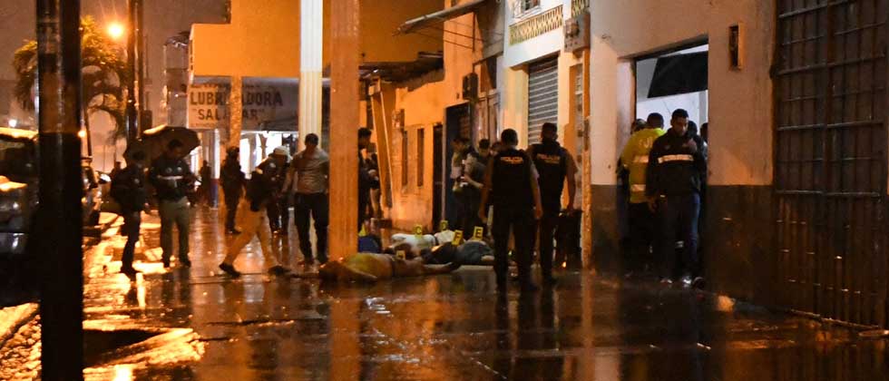 Ataque armado deja 10 muertos en Ecuador