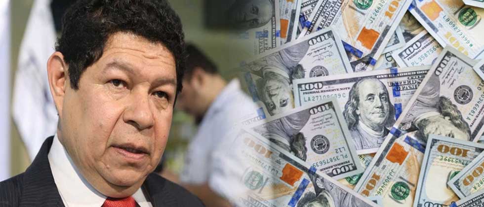 Benito Lara, su esposa e hija tienen que devolver al Estado $109 mil 555 