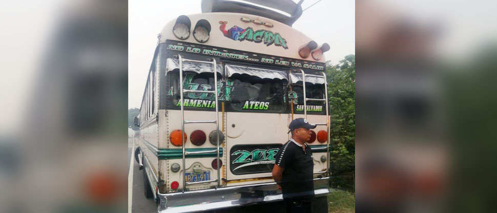 Multan a buseros por no estar autorizados para conducir
