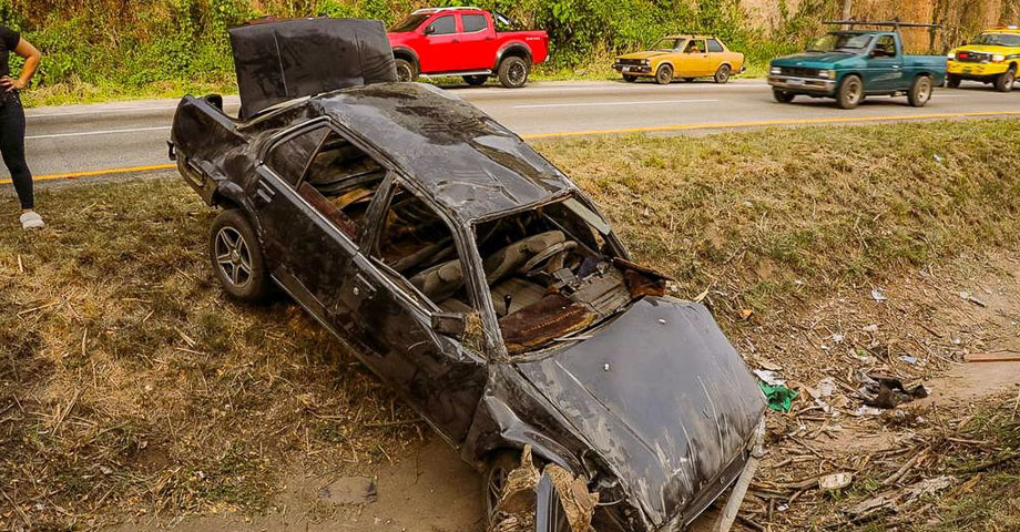Reportan tres personas lesionadas tras accidente de tránsito en carretera a Comalapa