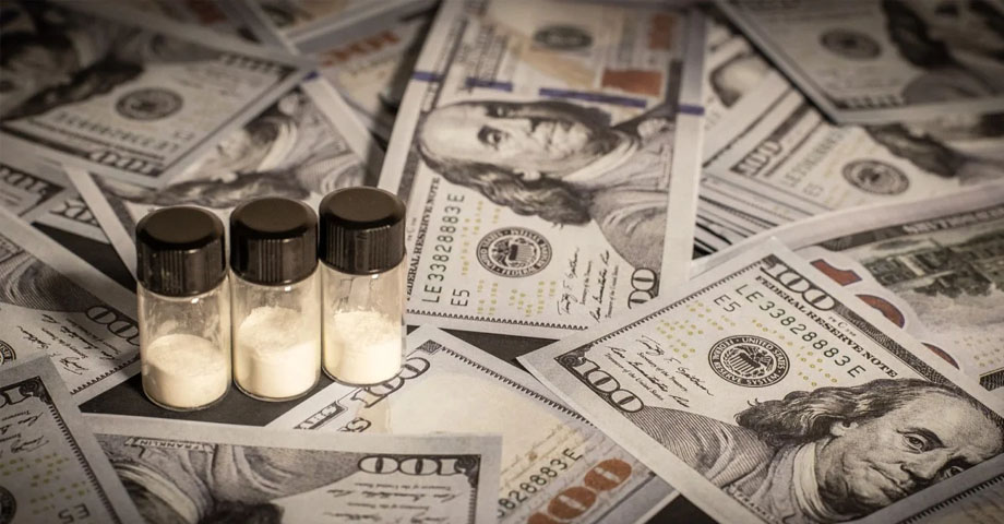 Juez manda a la cárcel a sujetos que tenían en su poder más de $100 mil provenientes del narcotráfico