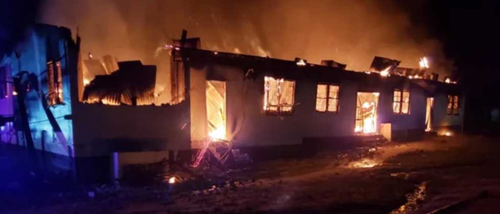 Mueren 19 niños por incendio en una escuela de Guyana