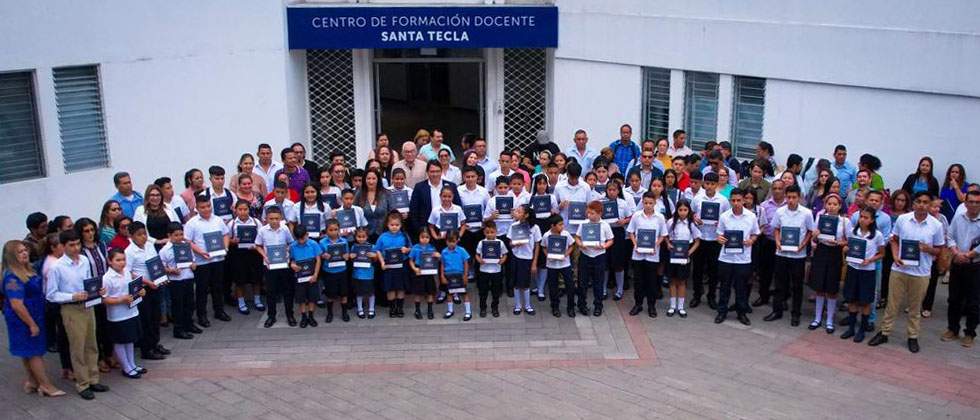 Entregarán escrituras de propiedad a 83 escuelas del país 