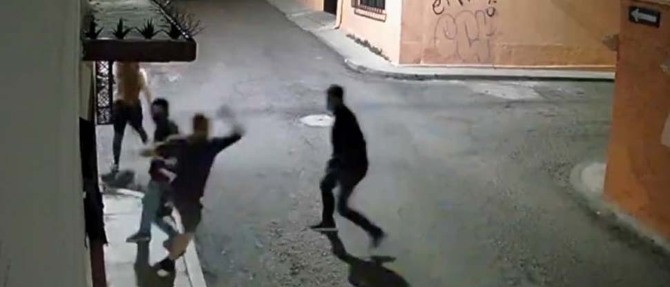 Viralizan video de intento de asalto a extranjeros en México