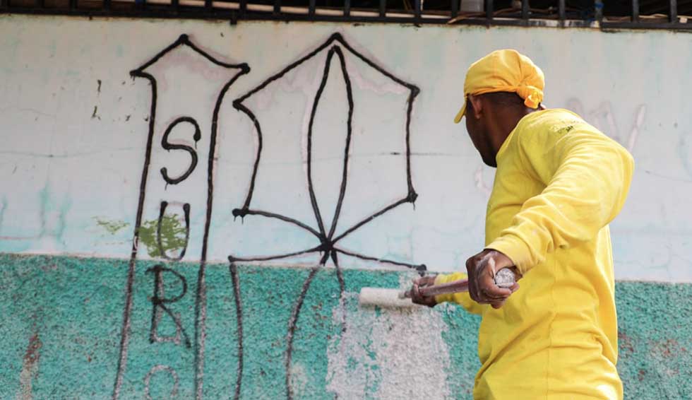 Privados de libertad continúan borrando grafitis a nivel nacional  
