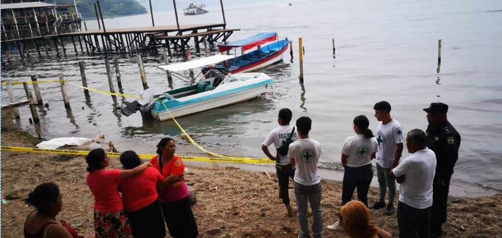 Menor de edad pierde la vida ahogado en lago de Coatepeque