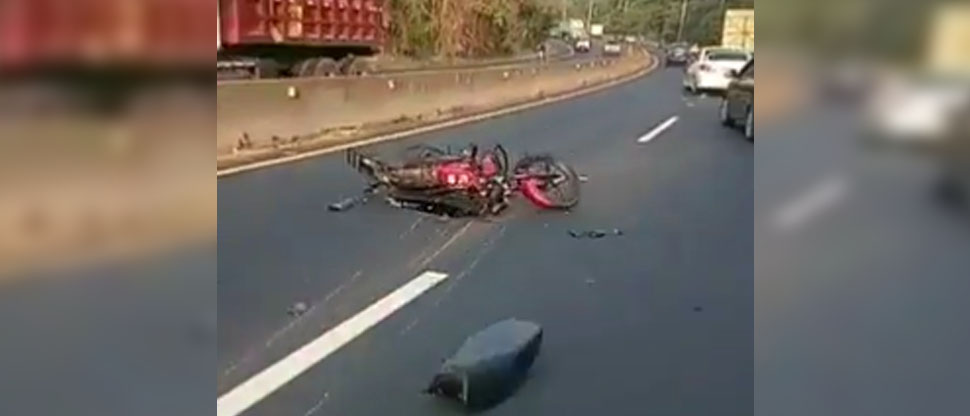 Reportan motociclista gravemente lesionado al accidentarse en carretera a San Juan Opico