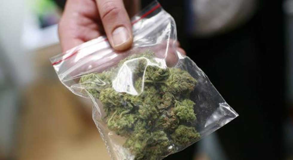 Mandan a juicio a sujetos encontrados con droga dentro de hotel capitalino