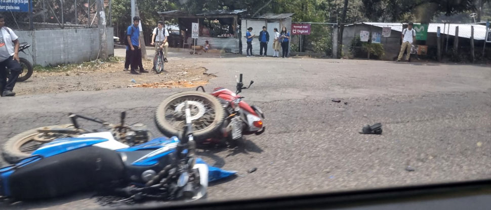 Imprudencia provoca fuerte accidente entre dos motociclistas en Usulután